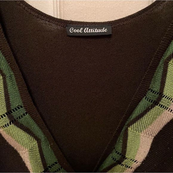 COOL ATTITUDE Women’s Short Sleeve Lightweight Sweater Top. Sz S (Bust 32”). - Picture 3 of 3